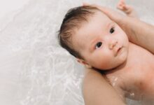 Yeni Doğan Bebek Bakımı ve İlk Banyo